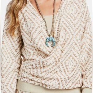 Ariat~Neutral~Primitive~Pullover~Sweatshirt~V-Neck~Faux Wrap Style~Size XL/TG